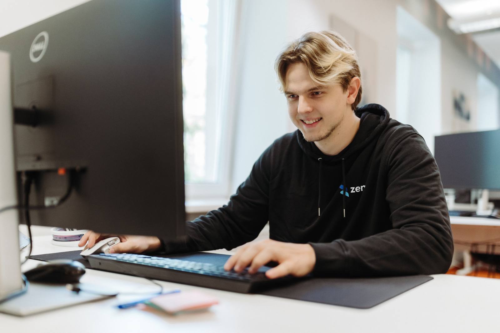 Your new colleague, without days off and mistakes